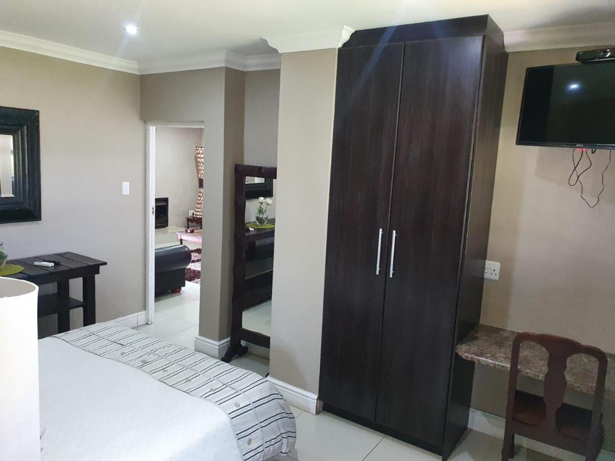Mi Casa Guest House Uitenhage Exterior foto