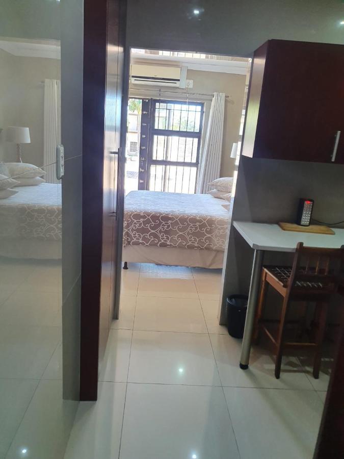Mi Casa Guest House Uitenhage Exterior foto