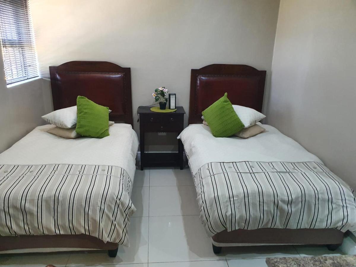 Mi Casa Guest House Uitenhage Exterior foto
